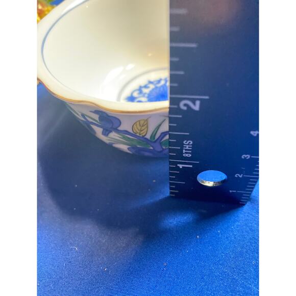 Takahashi Porcelain Japanese Rice Trinket Cup Bowl 4x2 Blue White Floral - Picture 5 of 5